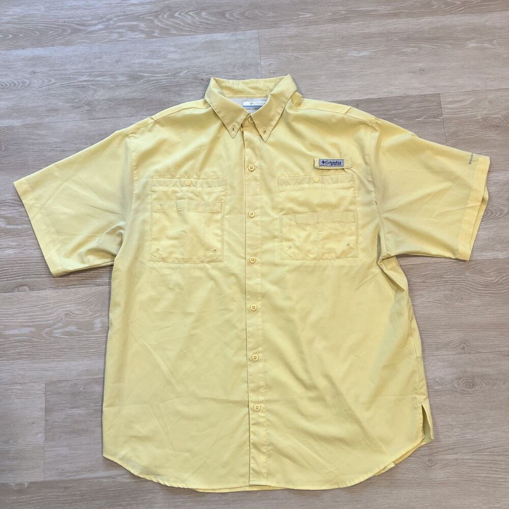 Columbia Short Sleeve Button-Up Shirt in Light Yellow